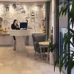 Mercure Montparnasse Raspail Hotel
