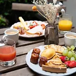 Hotel Mercure Montparnasse Raspail 4*