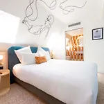 Mercure Montparnasse Raspail Hotel 4*