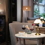 Hotel Mercure Montparnasse Raspail 4*