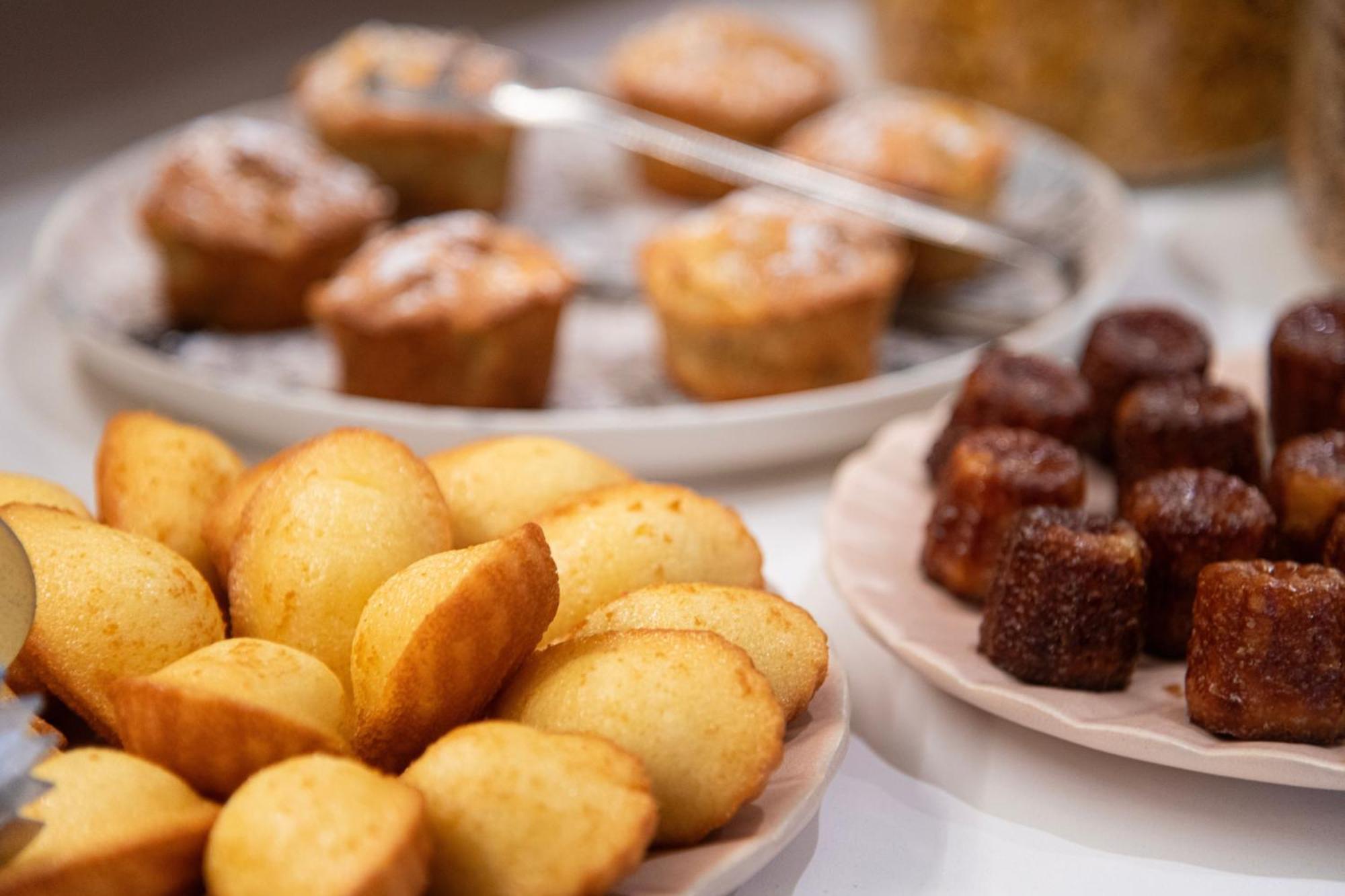 Hotel Mercure Montparnasse Raspail 4*