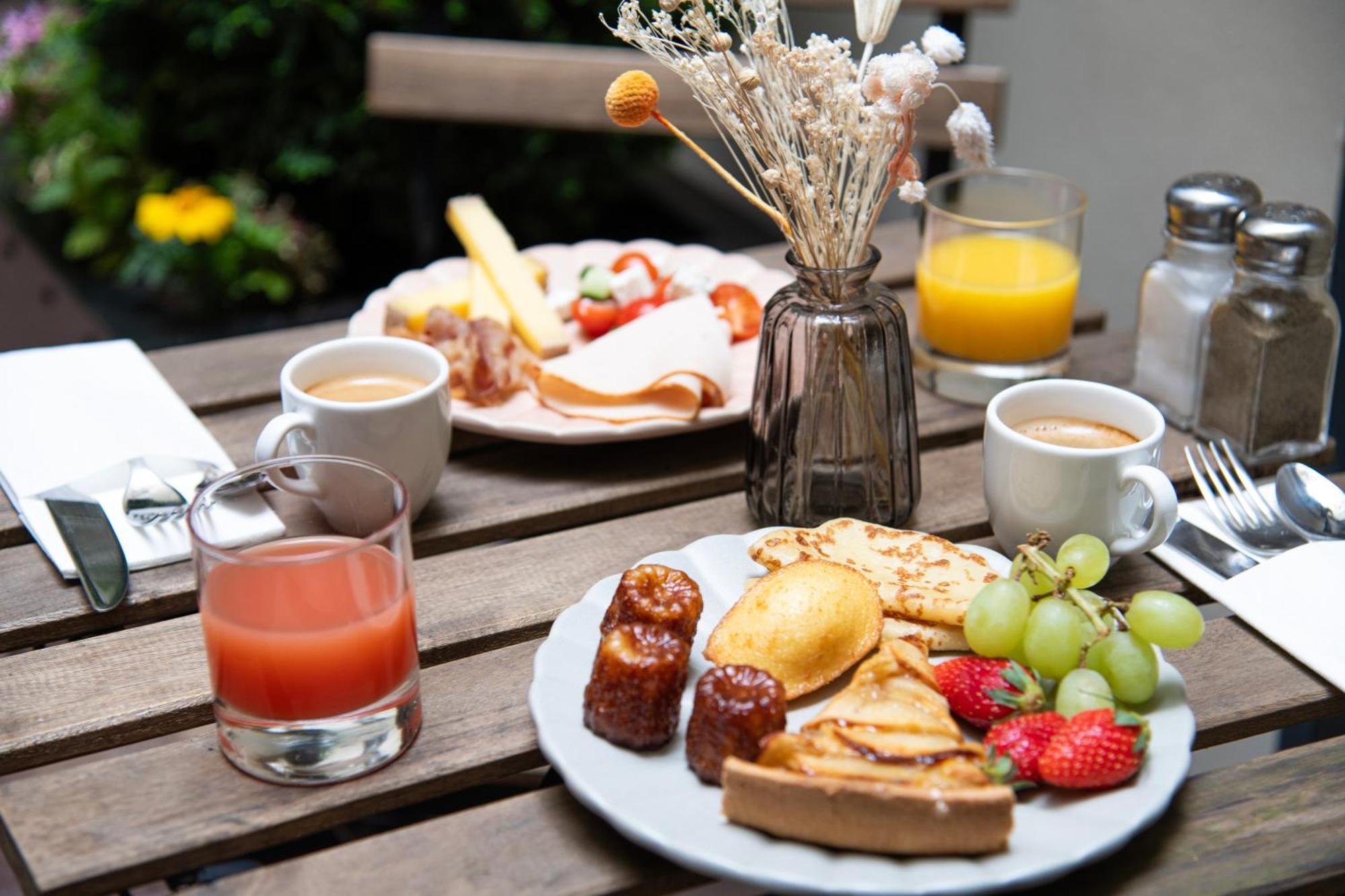 Hotel Mercure Montparnasse Raspail 4*