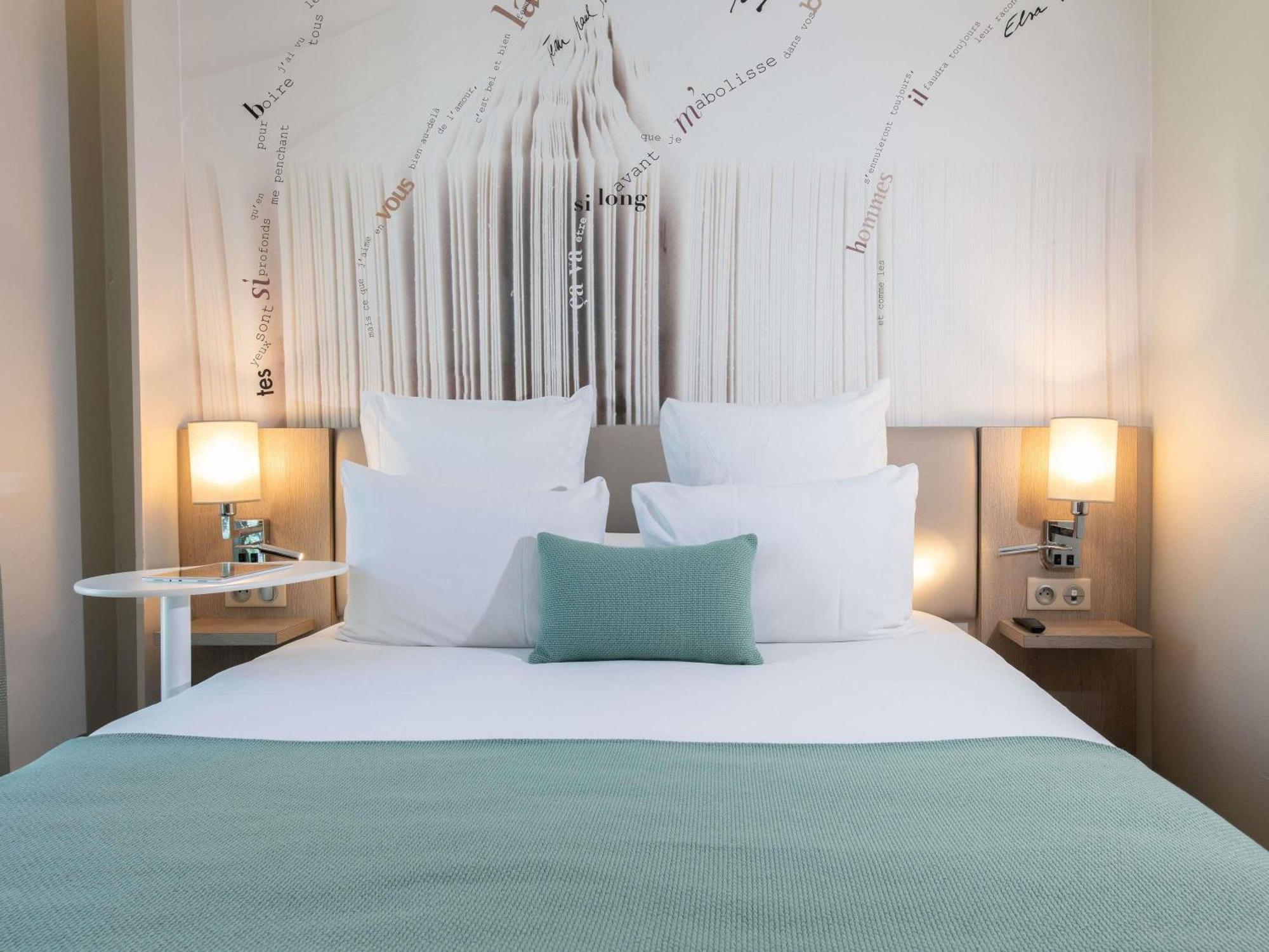 Mercure Montparnasse Raspail Hotel 4*