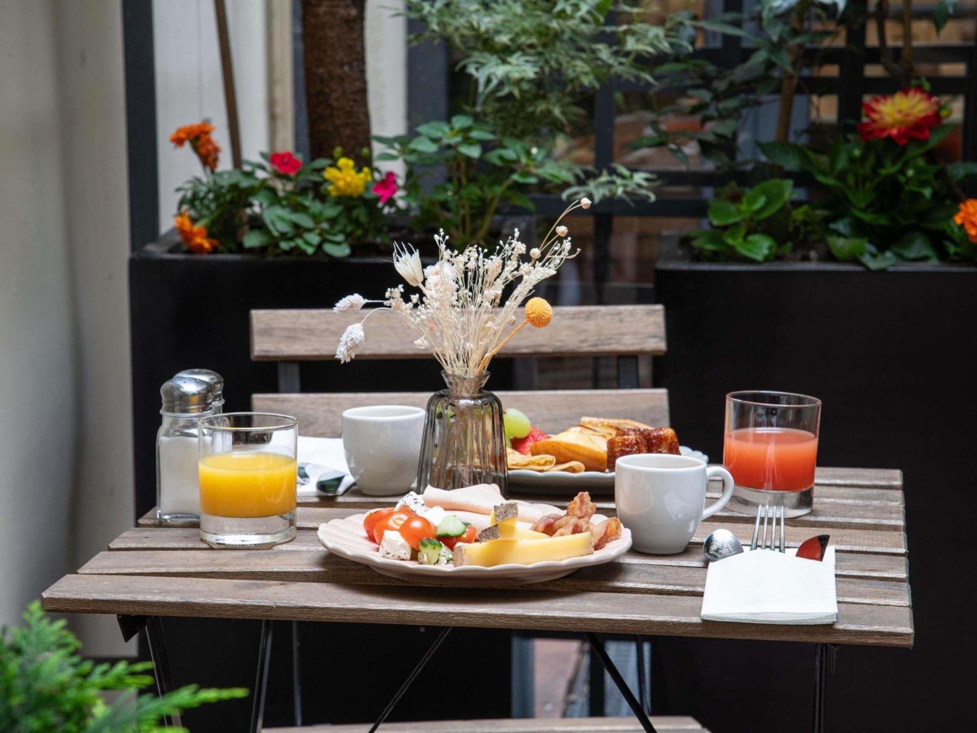 Mercure Montparnasse Raspail Paris