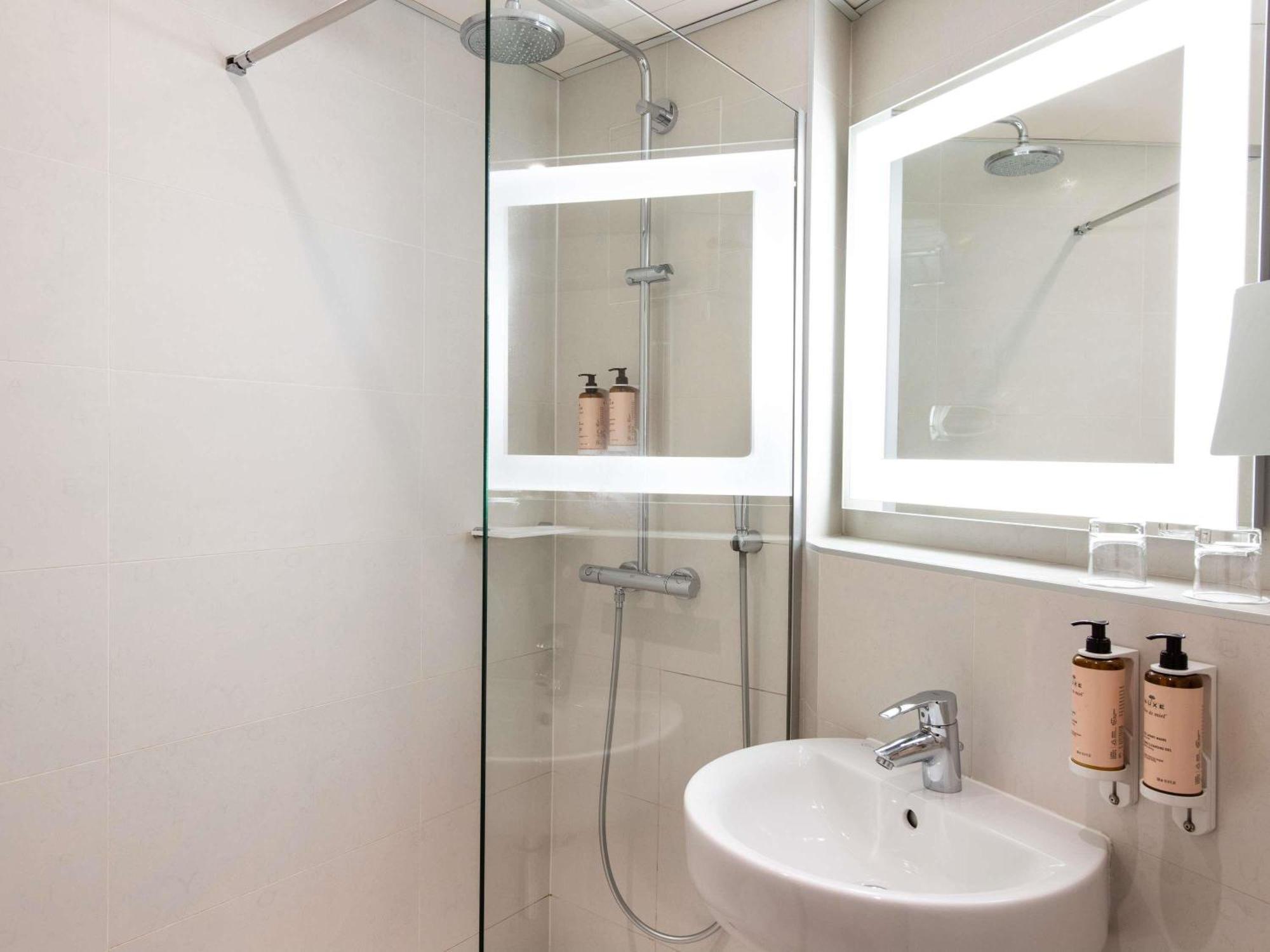 Mercure Montparnasse Raspail Paris